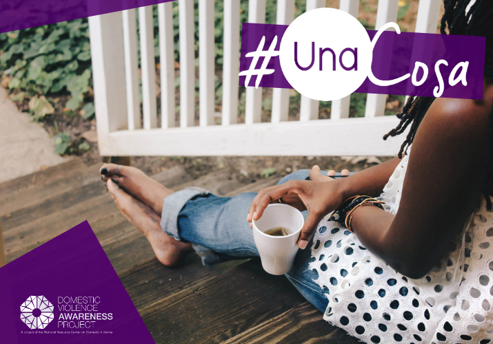 Person sitting on steps holding a cup. #UnaCosa